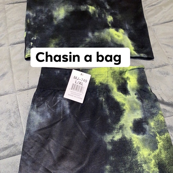 Clothes - Picture 16 of 16